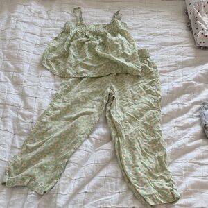 H&M green daisy tank top set!